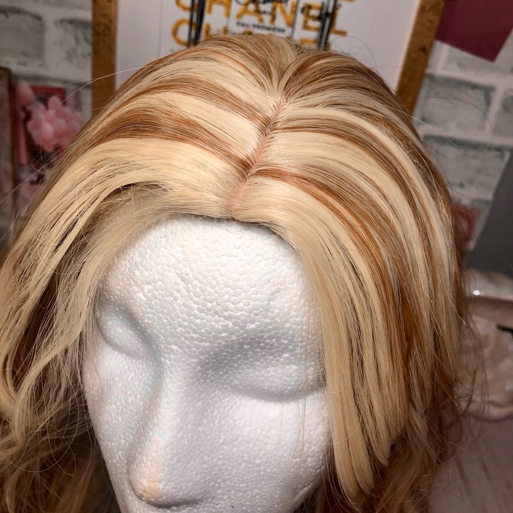Honey & Light Blonde Mixed Gradient 14” Wavy Bob Synthetic Wig - Heat Resistant - Picture 9 of 16